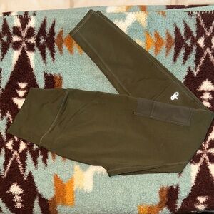 Alo women’s small Olive Green Leggings with Pockets